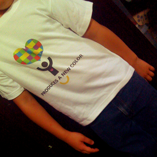 子供用のTシャツデザイン。 サイズは110。 保育園児、幼稚園児、小学生1年生くらいのお子様が着れるサイズ。 趣味で制作したイラストを使ってオリジナルTシャツを作成しました。